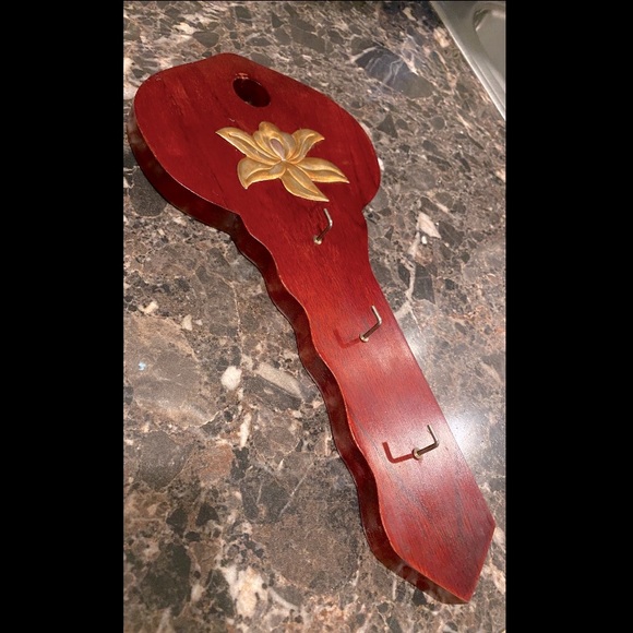 Key Shaped Key Holder - Picture 3 of 3